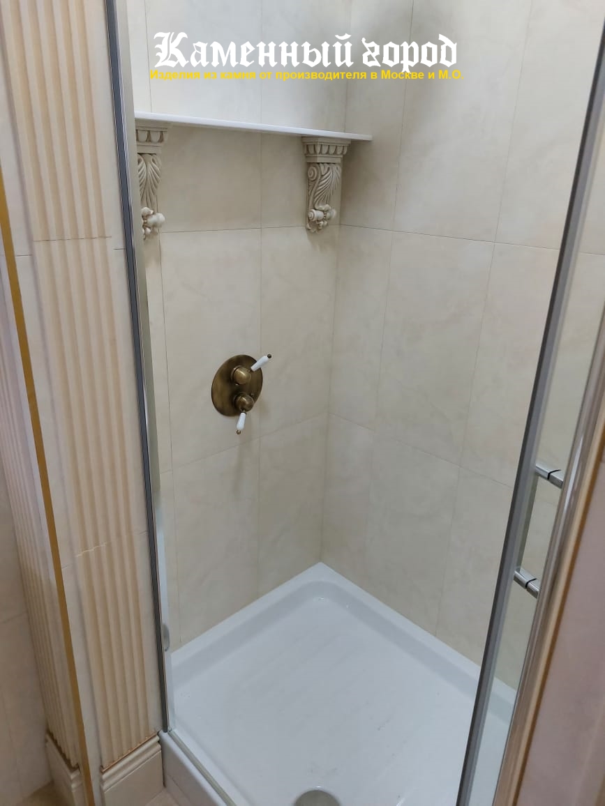 Подоконник в ванной комнате из искусственного камня - Москва
