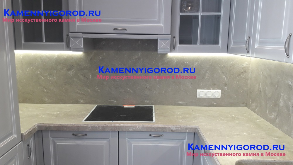 Столешница из искусственного камня на кухне Москва