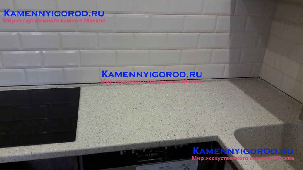 Столешница из искусственного камня на кухне Москва